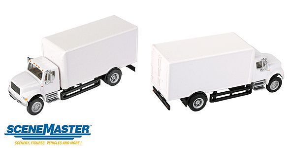 International(R) 4900 Single-Axle Box Van, Select: White Cab &amp; Box