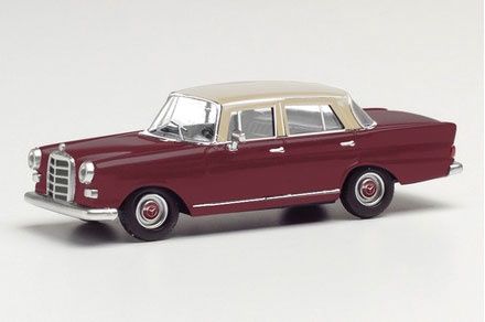 Mercedes-Benz 200 Tail Fin