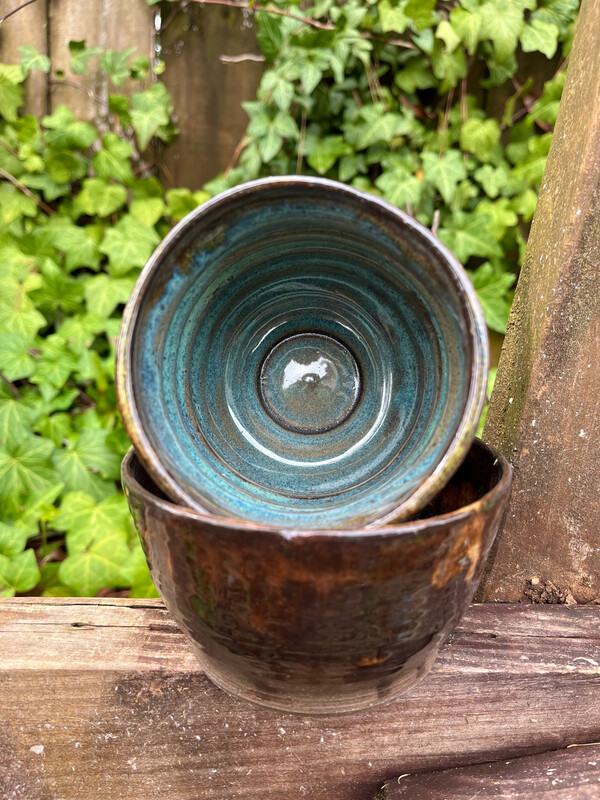 set of 1 swirl cup and 1 bowl