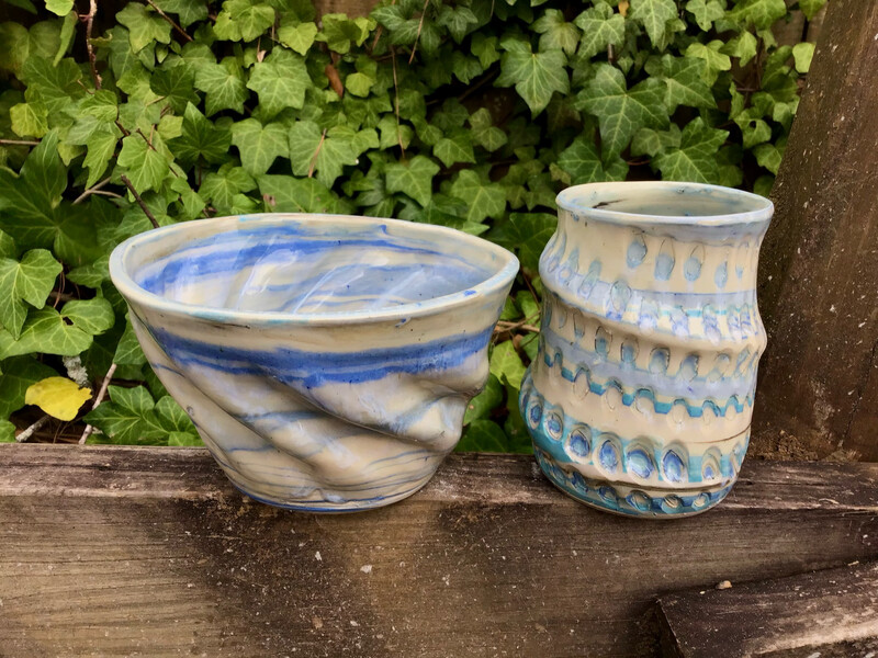 set of 1 bowl and 1 cup swirl design