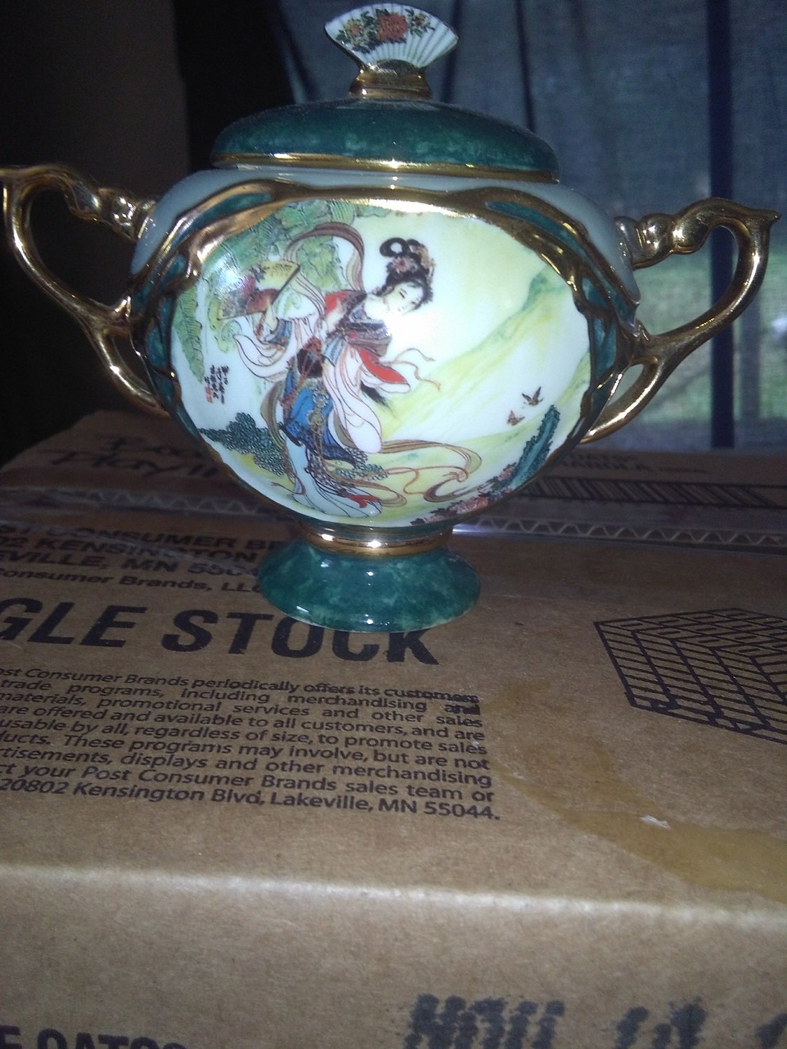 Beauties of the red mansion heirloom porcelain music box