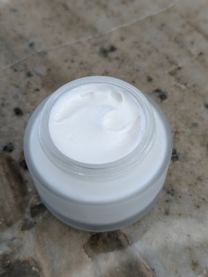 MOISTURISING CREAMS