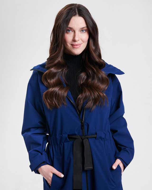 TIE-FRONT RAINJACKET