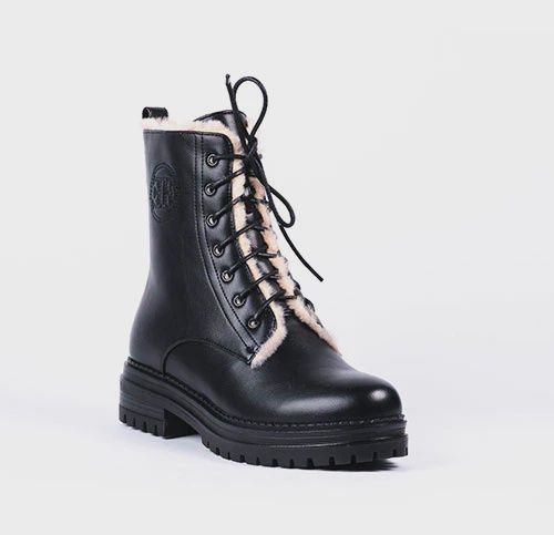 BLACK LACE-UP BOOT