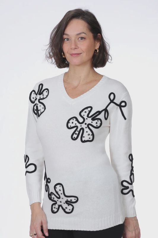 EMBROIDERED KNIT