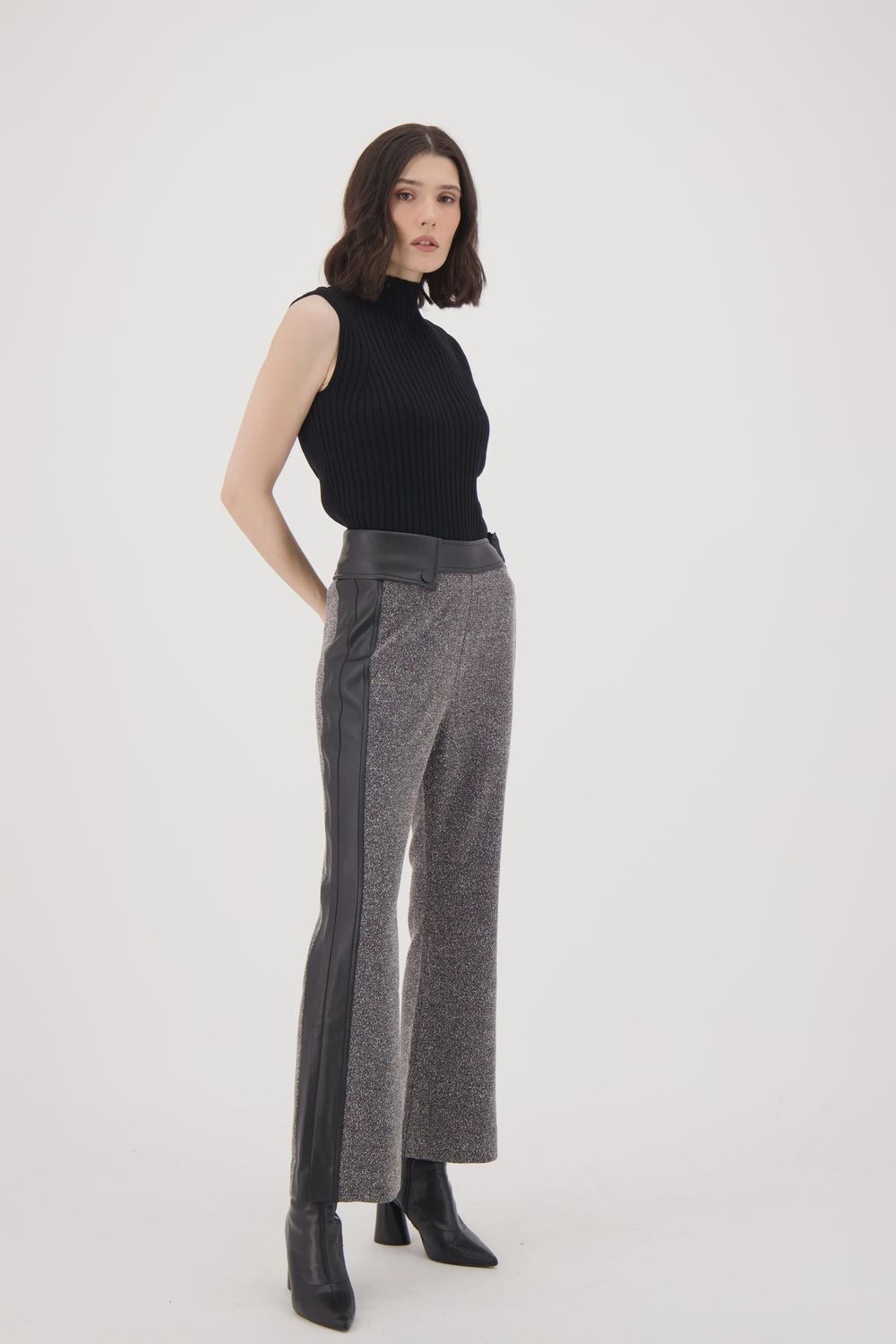SPECKLED FIT AND FLARE PANT