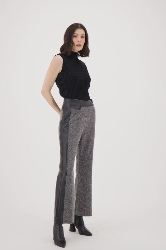 SPECKLED FIT AND FLARE PANT