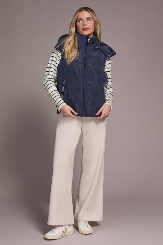 QUILTED PUFFER VEST WITH REMOVABLE HOOD