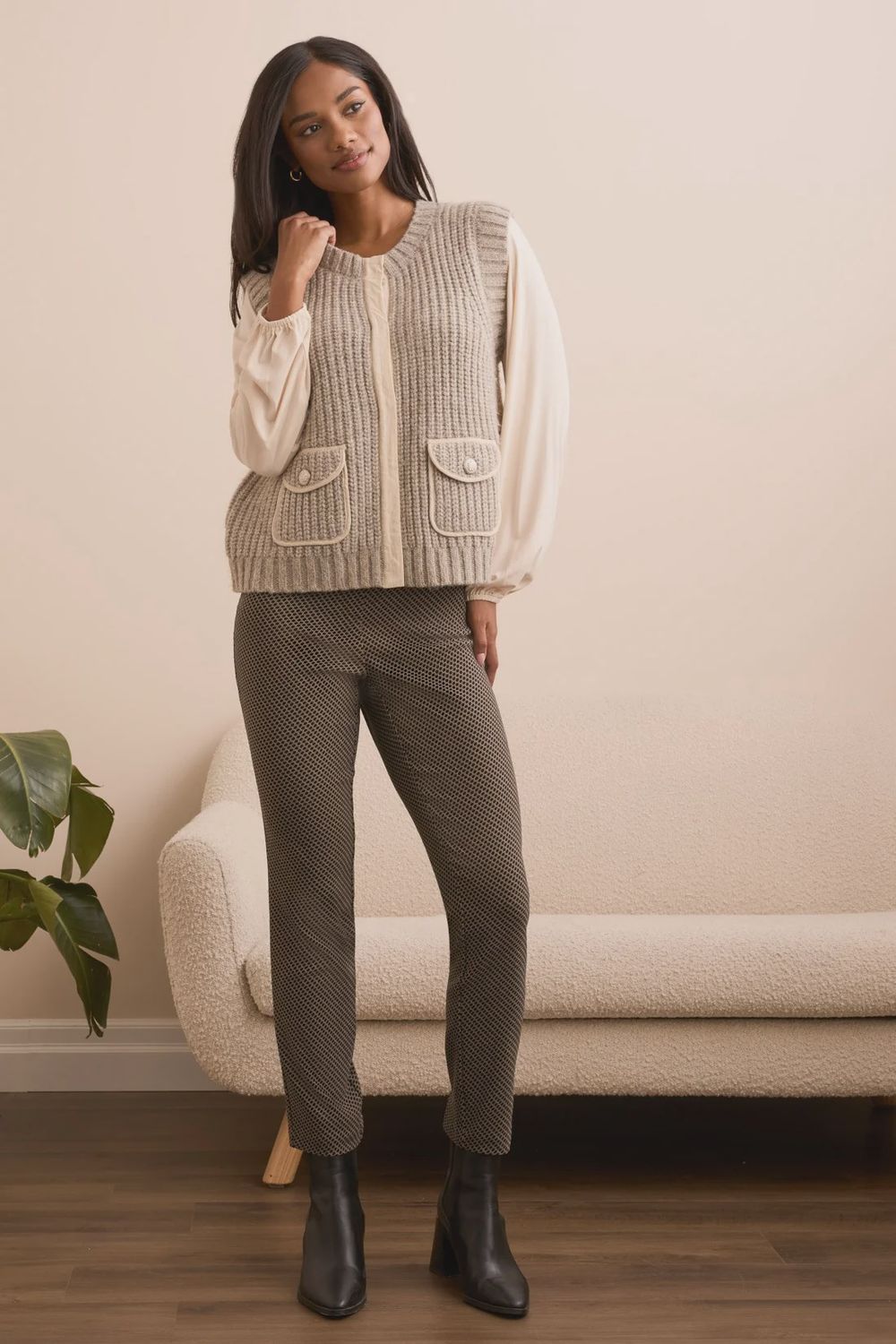 COZY SLEEVELESS KNIT VEST