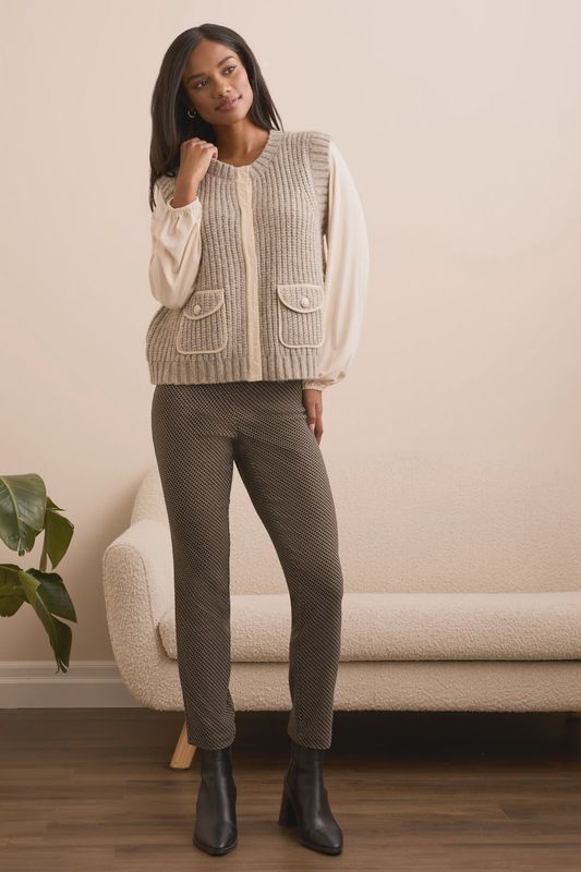 COZY SLEEVELESS KNIT VEST