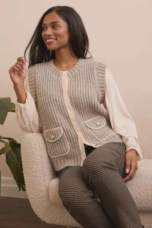 COZY SLEEVELESS KNIT VEST