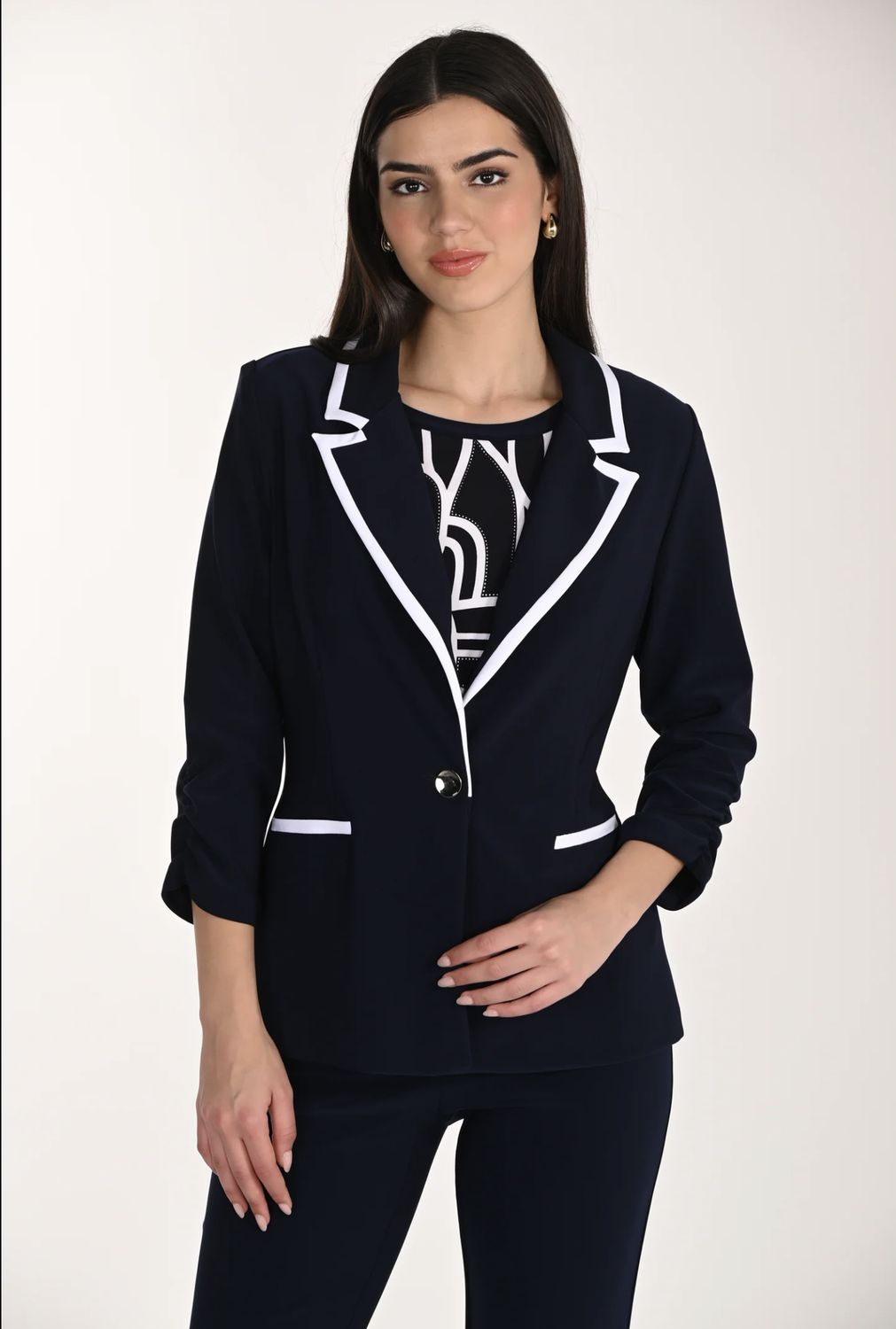 BLACK &amp; WHITE BLAZER