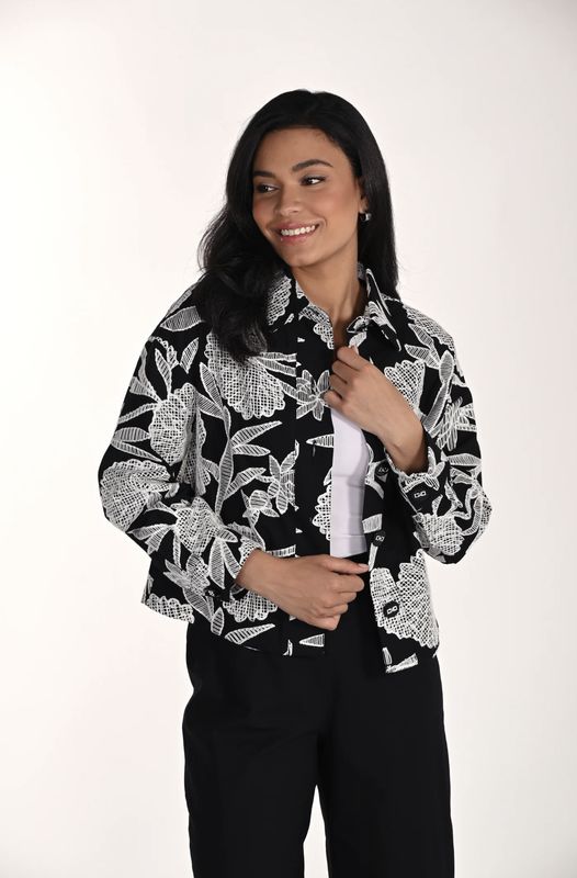 BLACK &amp; WHITE CROPPED BLAZER