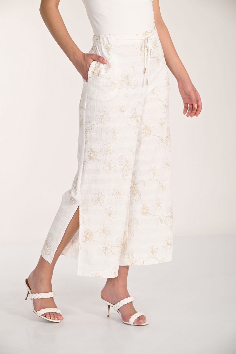 WHITE &amp; GOLD PULL-ON PANT
