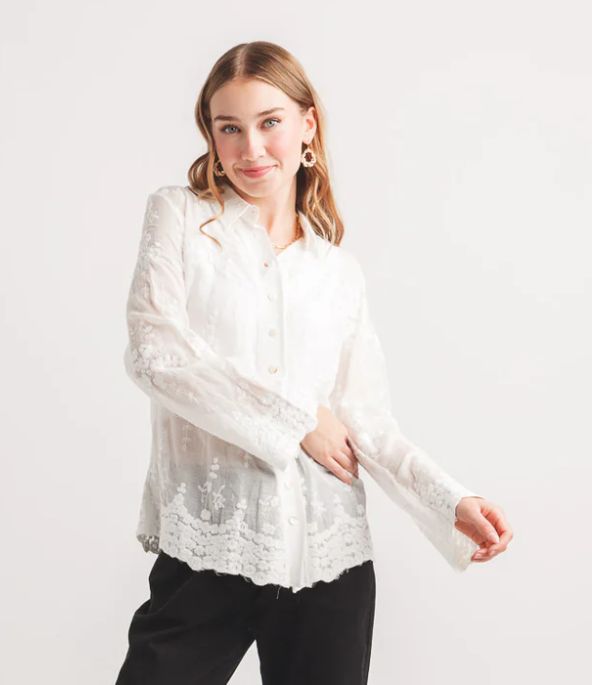 EMBROIDERED COLLAR BLOUSE