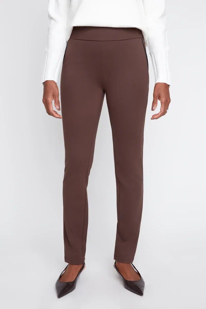 SLIM PULL-ON PANT (BROWN)