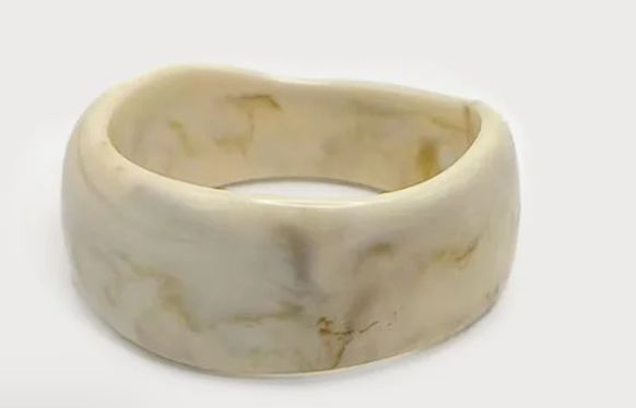 RESIN BANGLE CREAM