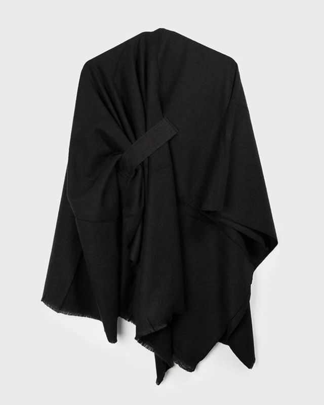 BLACK SHAWL
