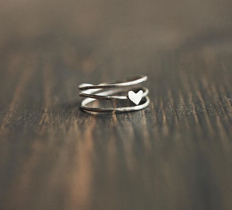 Серебряное кольцо с сердечком 