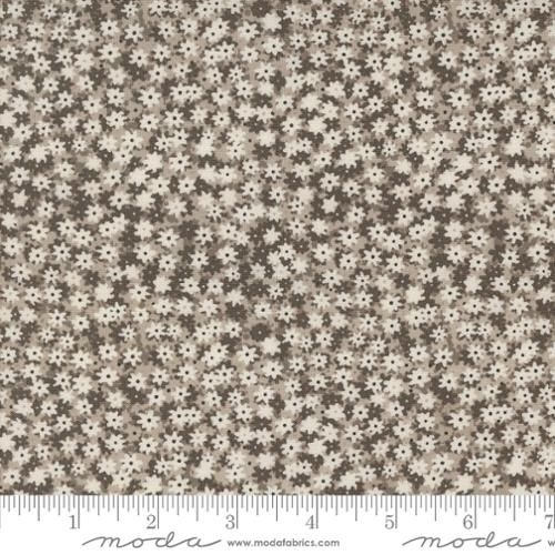 Moda Fabrics Bee Garden 48417 19 Silver