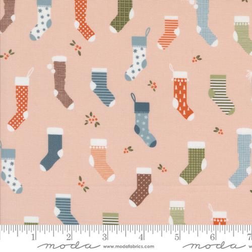 Moda Fabrics Purrfect Christmas 39041 20 Bubblegum
