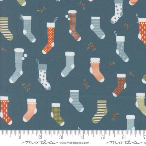 Moda Fabrics Purrfect Christmas 39041 15 Juniper