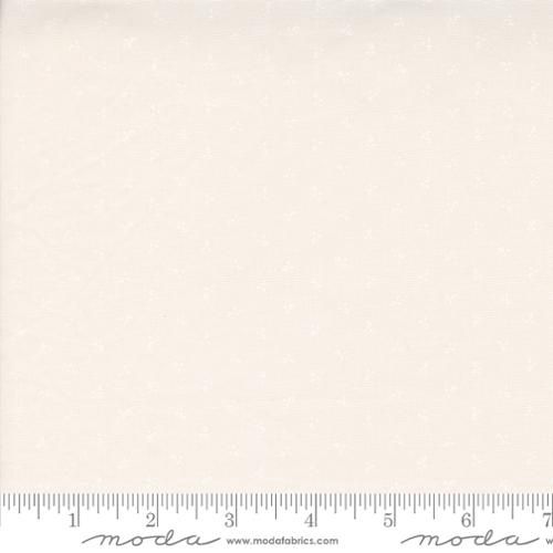 Moda Fabrics Itty Bitty Background Gatherings 49282 11 White on White