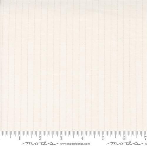 Moda Fabrics Itty Bitty Background Gatherings 49284 12 Off White