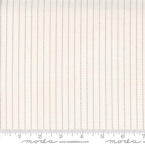 Moda Fabrics Itty Bitty Background Gatherings 49284 13 Grey