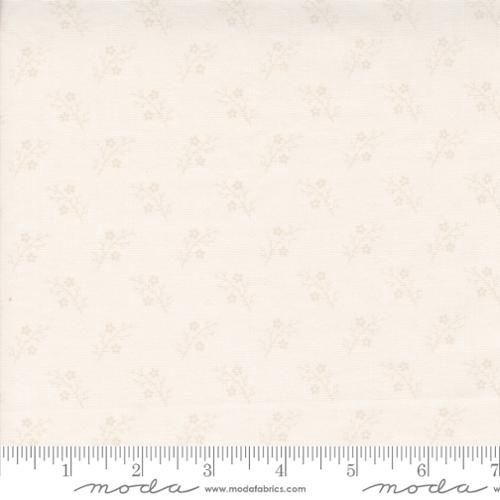 Moda Fabrics Itty Bitty Background Gatherings 49289 12 White