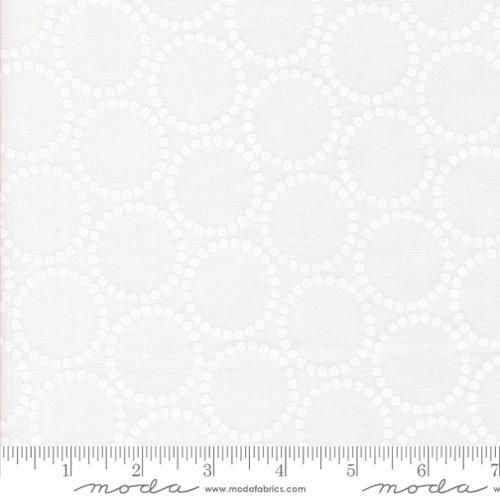 Moda Fabrics Tiny Christmas 37136 21 Snow White