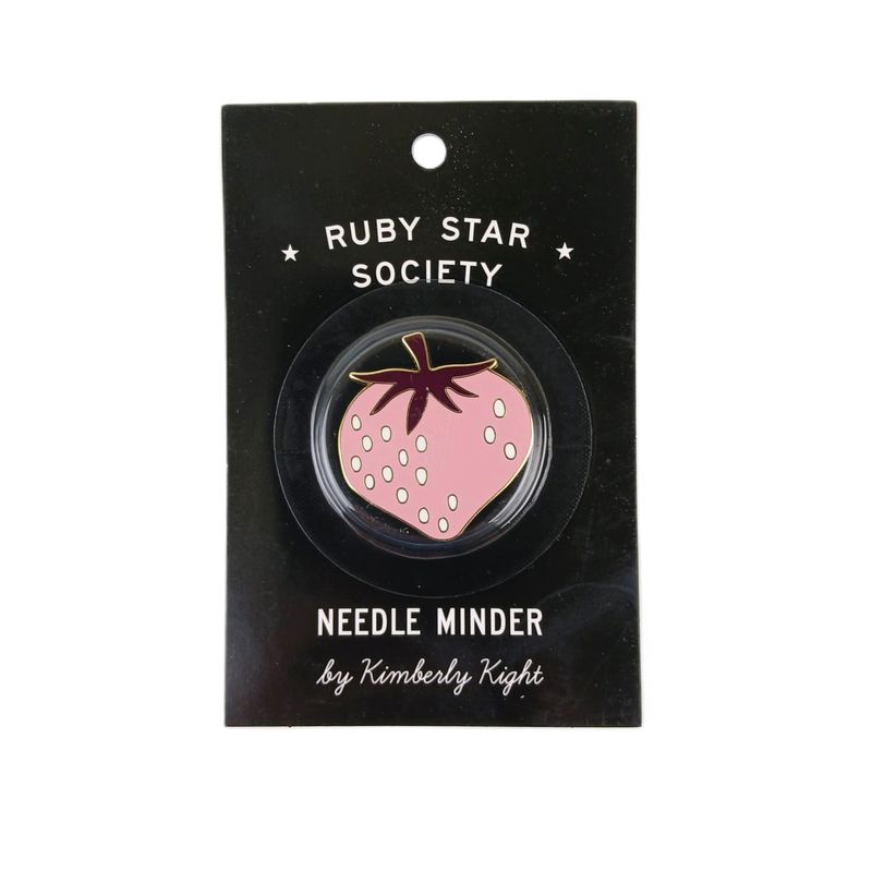 Needle Minder Strawberry RS 7097