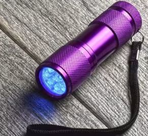 Graphic Impressions Quilters Ultraviolet Light 009-QVL