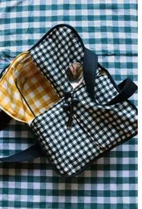 Button Up Casserole Carrier CLPCRM013