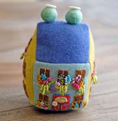 Sue Spargo Blooming Bungalow Pincushion Kit KT_093