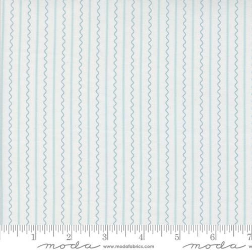 Moda Fabrics Mixed Bag of Bonbons 18257 11 White Blue