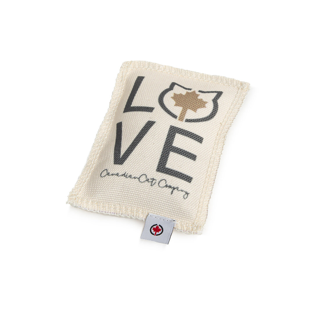 Katzenkissen LOVE · beige-dunkelgrau · 5g Katzenminze