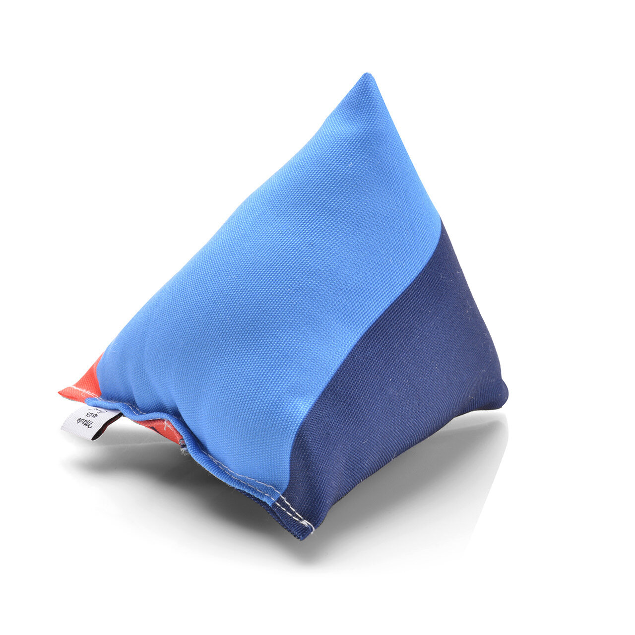 Schmuse-Pyramide XL Nordic 3-Color mit Katzenminze