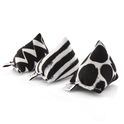 3er Set Mini-Pyramiden black-white mit Katzenminze