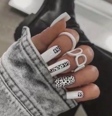 White Spotted Press On Nails(Short)