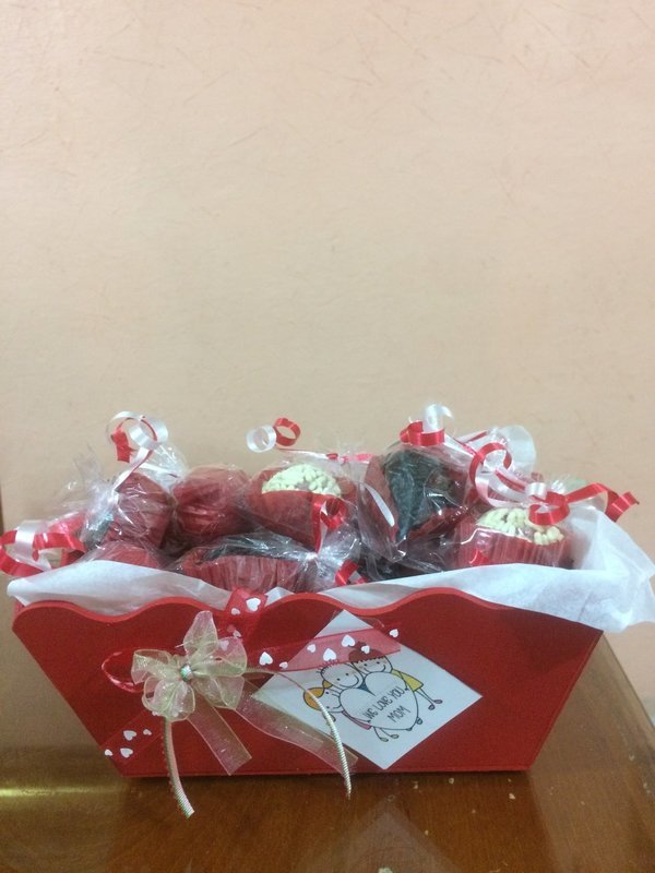 Jardinera de Madera con 20 trufas envinadas