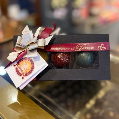 Visser Selection Of 15 Picasso Inspired Chocolates