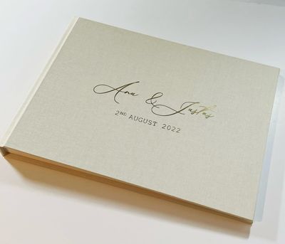 Wedding Anniversary Book - Our Love Story, pulma-aastapäevade raamat inglise keelne