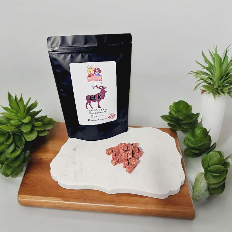 I WOOF TREATS Elk Bites
