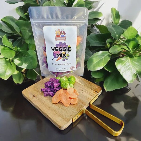 I WOOF TREATS Veggie Mix