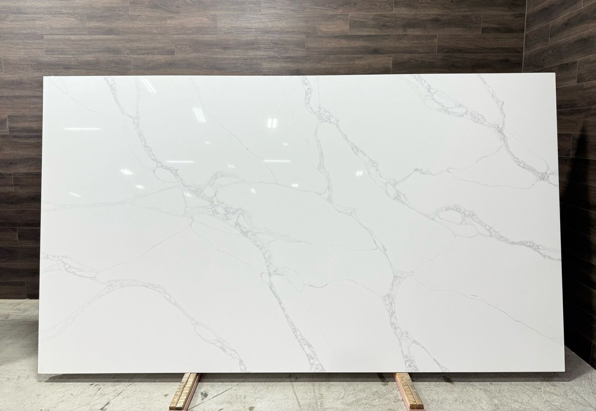 Calacatta Cruz   Standard/ Super Jumbo