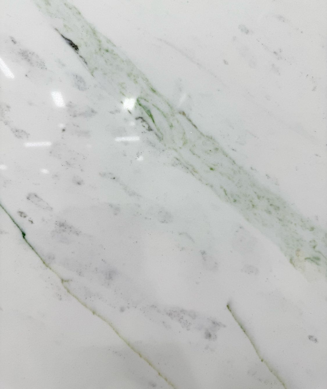 White Emerald Luxury Quartz