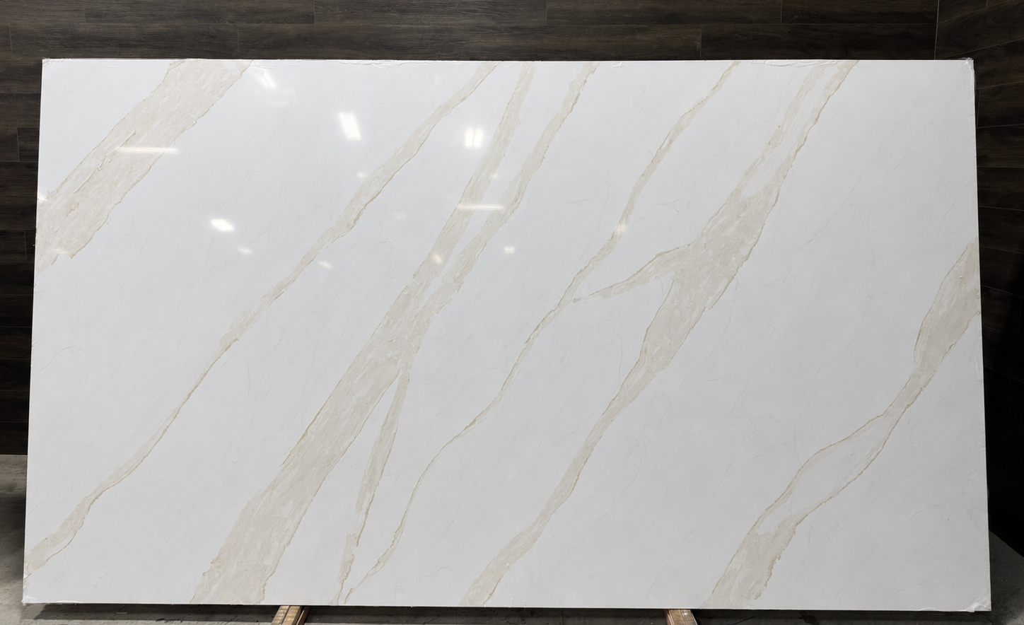Petra Gold Luxury Quartz Super Jumbo
