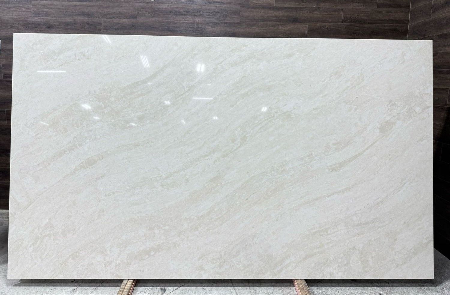 White Taj Mahal Luxury Quartz Super Jumbo