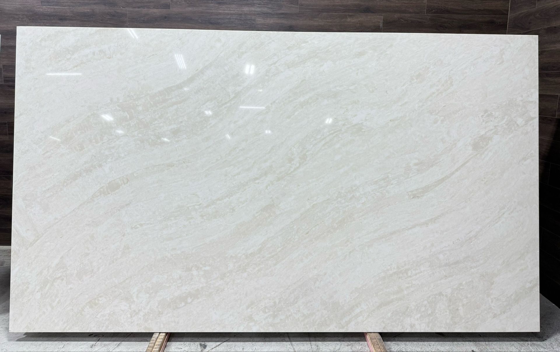 White Taj Mahal Luxury Quartz Super Jumbo